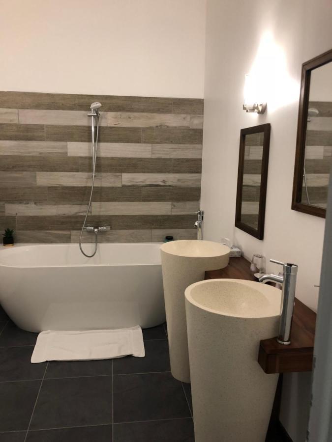 Le Nid De L'Ain Bed & Breakfast Varambon Eksteriør bilde